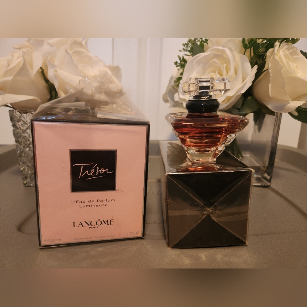 July 2013 Tresor Lumineuse by Lancome EDP / L'Eau De Parfum; 30ml / 1.0 fl.oz